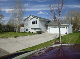 211 Spruce St, Manhattan, MT 59741