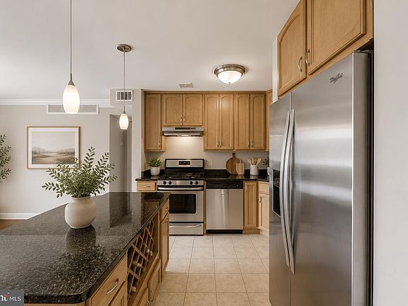 5th image of 2016 N Adams St APT 408