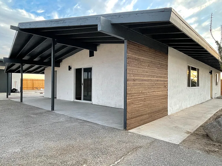 2640 Dana Ave — Photo 2
