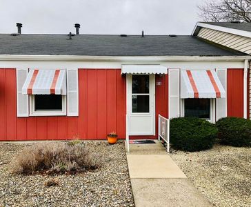 936 Village Ln, Jenison, MI, 49428