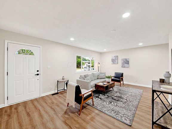 4th image of 343 Imperial Dr