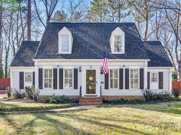 7832 Winterset Dr, Charlotte, NC 28270