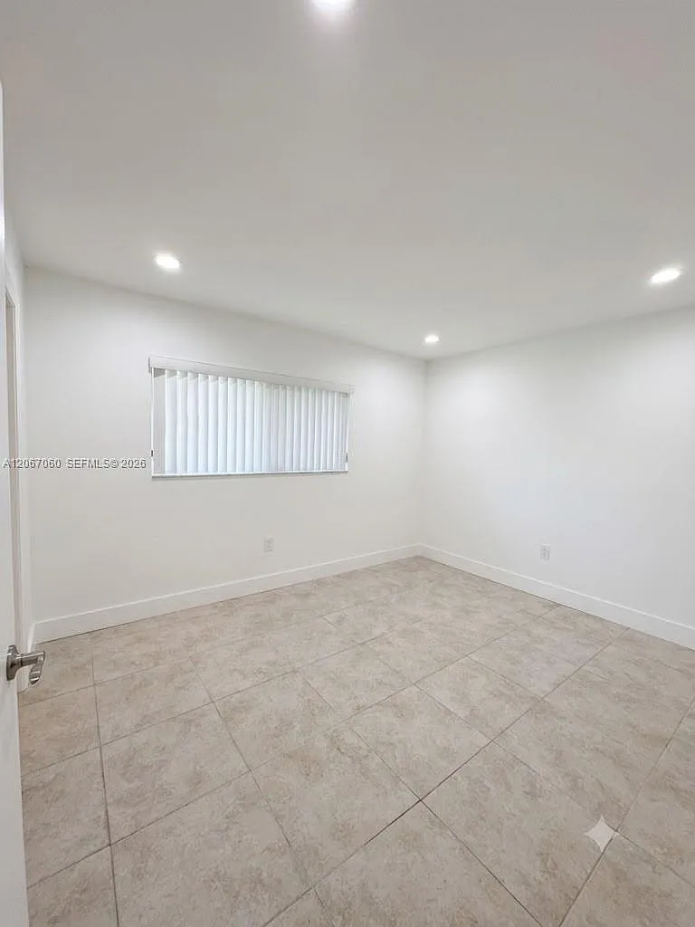 The Horizons Condo #5 — Photo 4