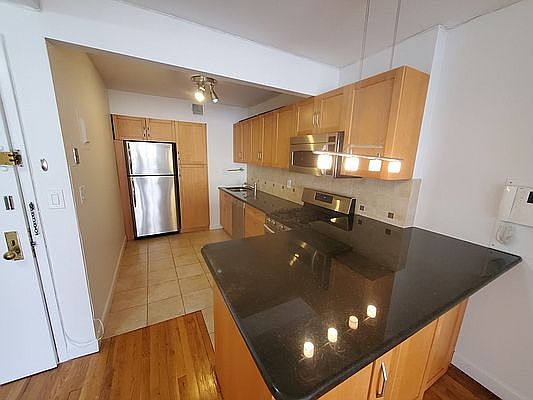1st image of 250 E 31st St APT 6C