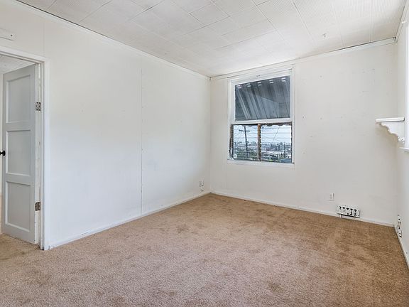 3rd image of 2115 Charlotte St #0