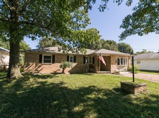 3061 W Calhoun St, Springfield, MO 65802