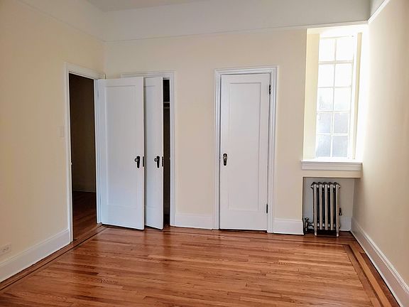 2nd image of 848 Manhattan Ave #6