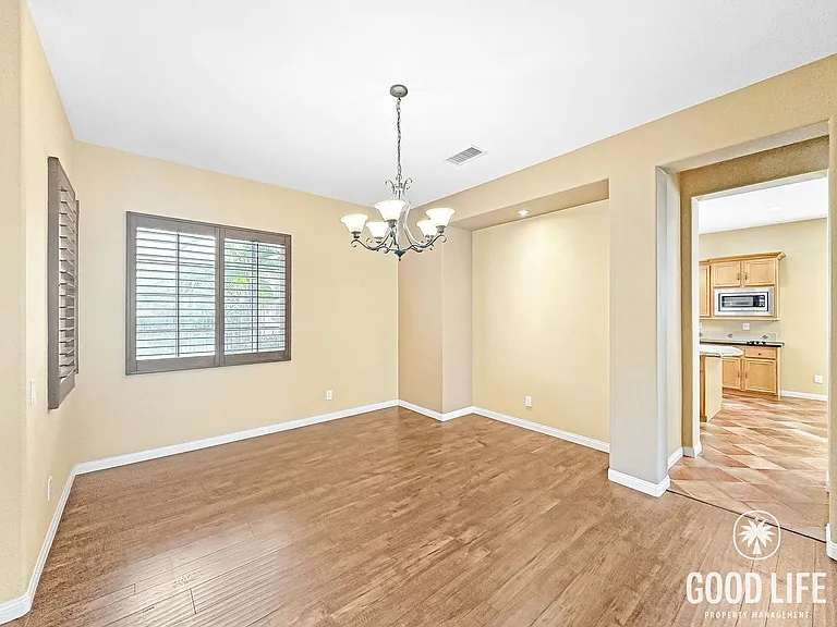 1348 N Paradise Ridge Way — Photo 4