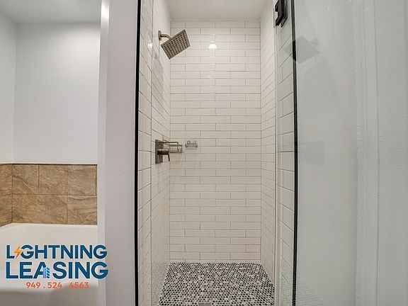 5th image of 1060 S Stanley Ave #5D