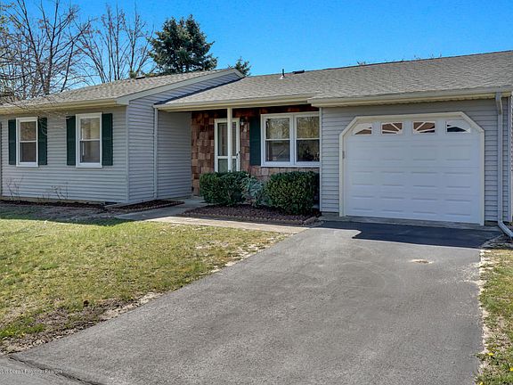 2nd image of 26 Westport Dr #71