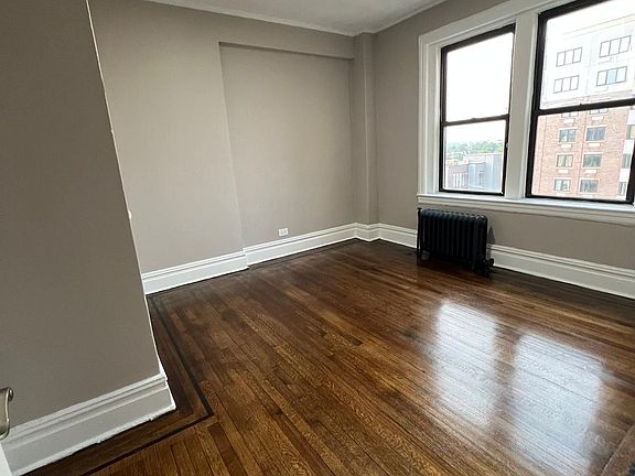 3rd image of 152 S Harrison St #1005