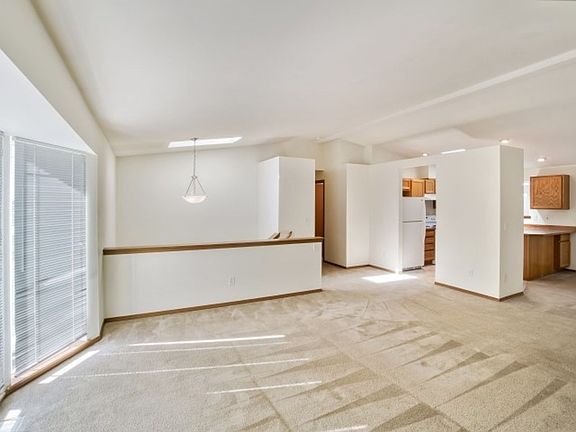4th image of 7914 58th Pl NE