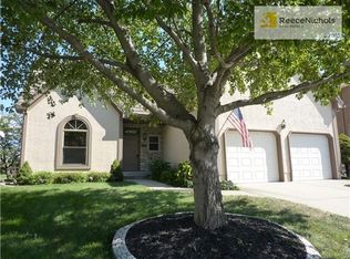 641 NE Saint Andrews Cir, Lees Summit, MO 64064