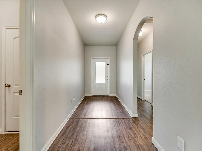 1503 Hill Top Ct — Photo 6