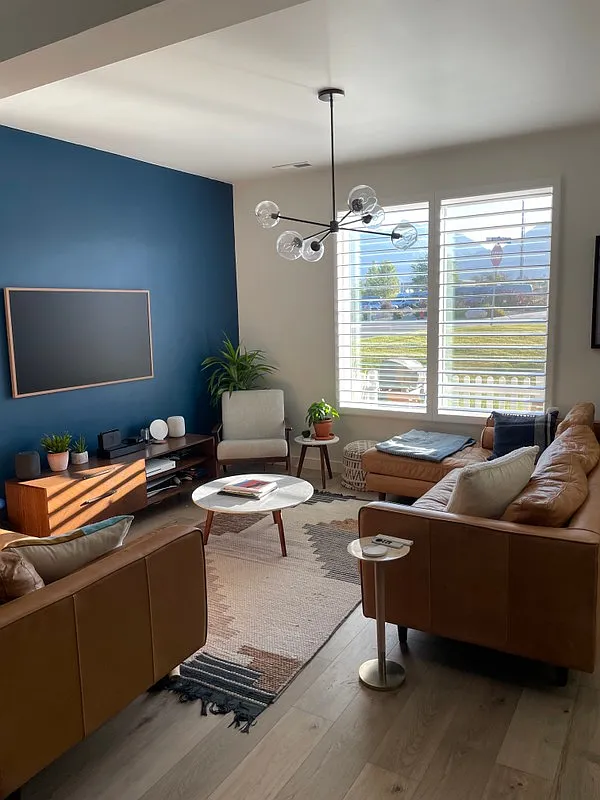 Modern Townhome For Rent — Photo 2