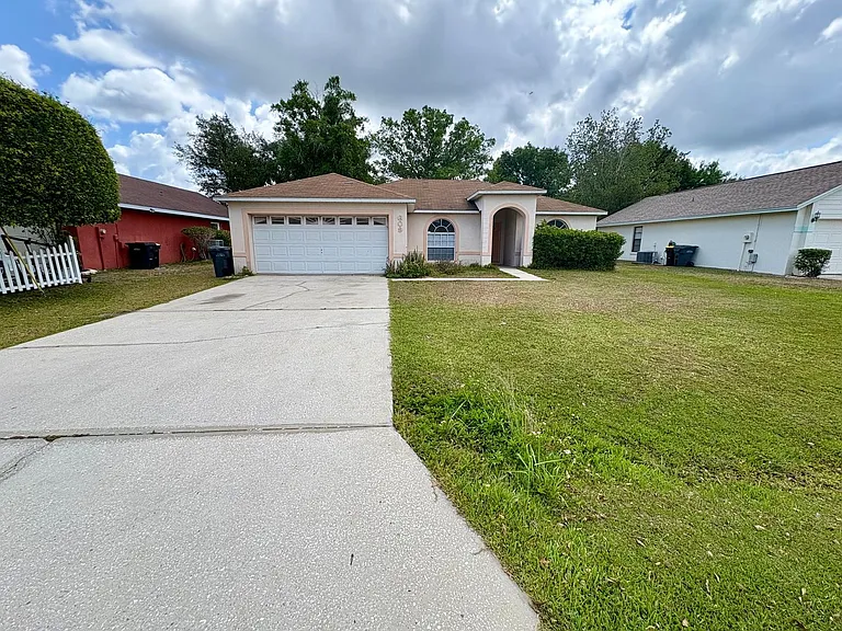 609 Tamarin Ln — Photo 1