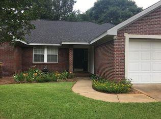 205 Trunbury Dr, Dothan, AL 36305