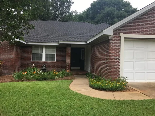 205 Trunbury Dr, Dothan, AL 36305