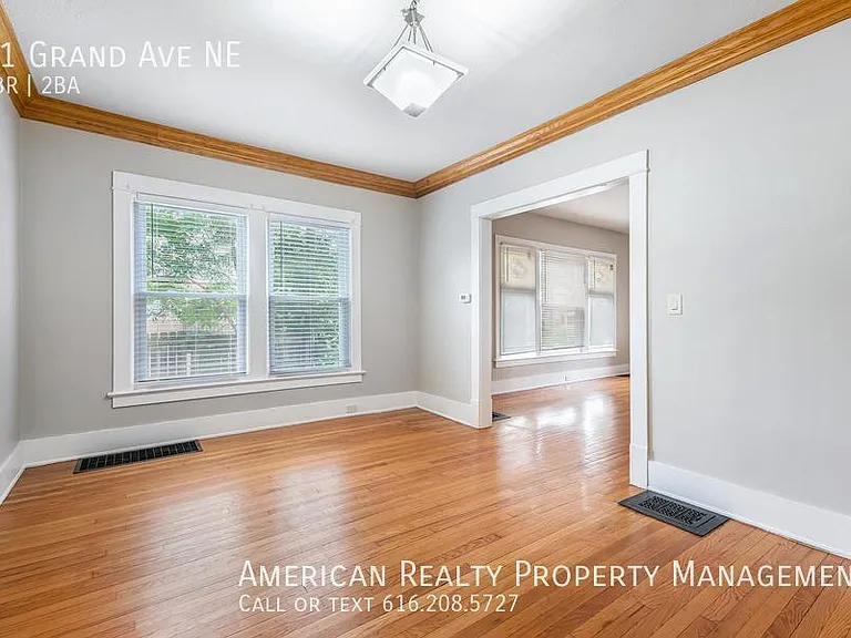 61 Grand Ave NE — Photo 10