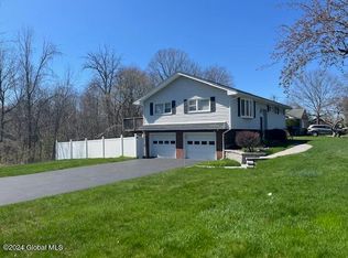 2 Westview Dr, Latham, NY 12110