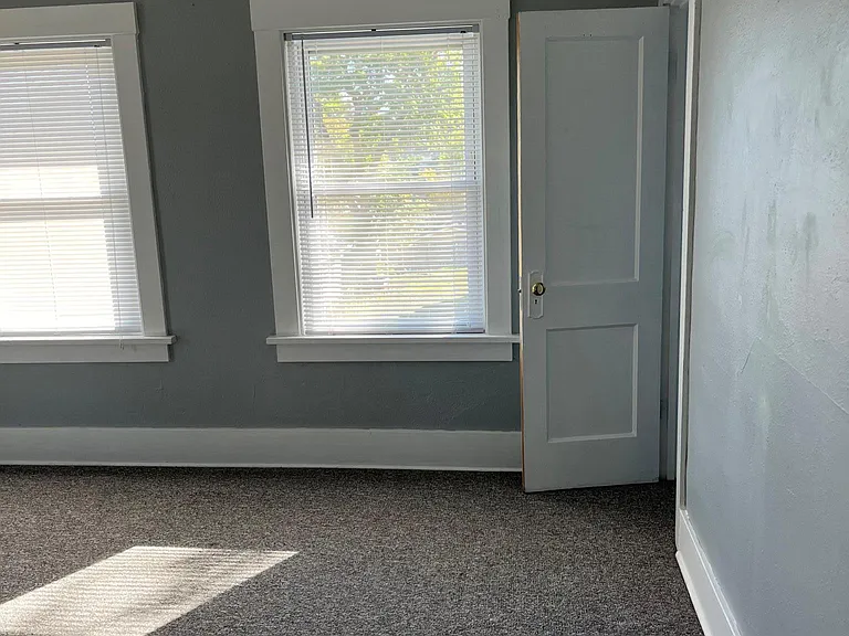 2928 Dupont St #1 — Photo 8