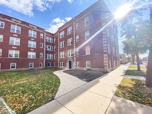 1st image of 4056 N Laporte Ave #4