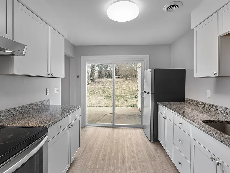 827 Saint Clair Ave #A — Photo 4