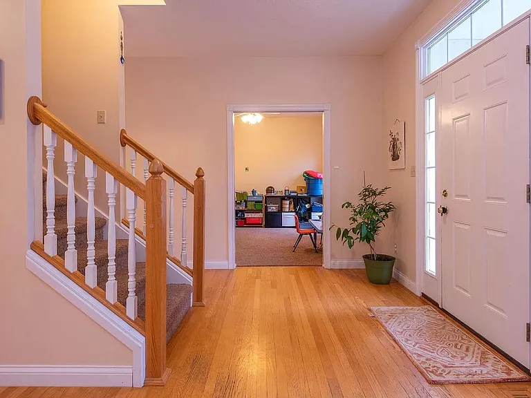 929 S Fenbrook Ct — Photo 3