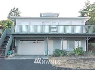 1386 S Country Club Dr, Camano Island, WA