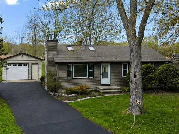 607 Hunters Point Rd, Neenah, WI 54956