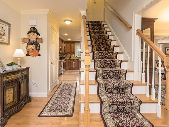 4th image of 26 Pratt Farm Pl