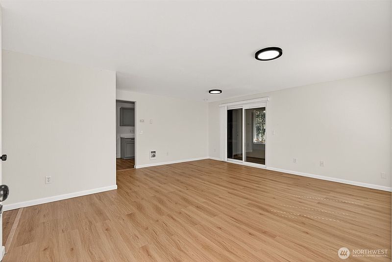 4th image of 6215 29th Street NE