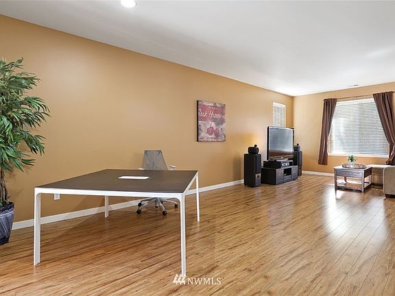 5th image of 17321 116th Ave E