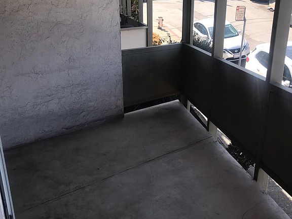 5th image of 456 Wayne Ave #19