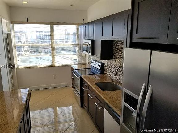 5th image of 18041 Biscayne Blvd Ph 04