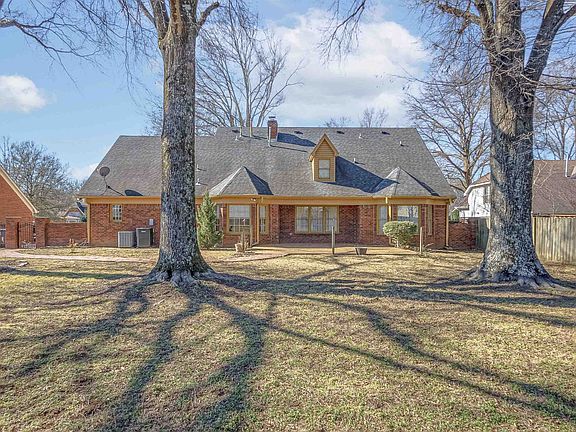 3rd image of 3078 Mon Cheri Ln