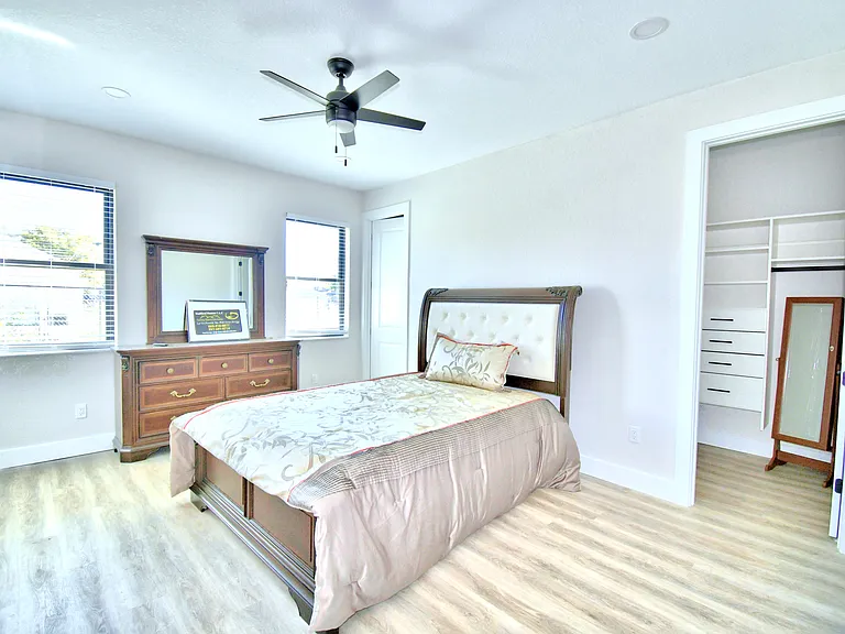550 Battle Ave #550 — Photo 5