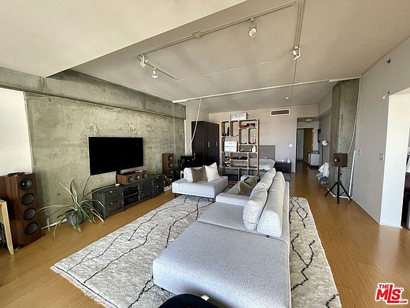 3rd image of 1111 S Grand Ave APT 1114