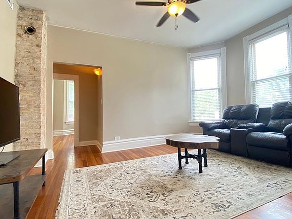 4th image of 2317 W Barry Ave #1
