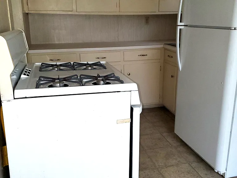 2332 Procter St #B — Photo 4