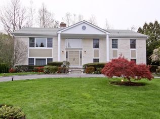 3 Gate House Ln, Mamaroneck, NY 10543