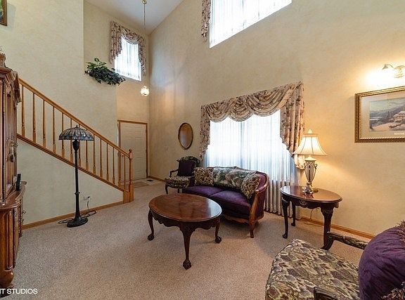 2nd image of 966 Tanager Ct