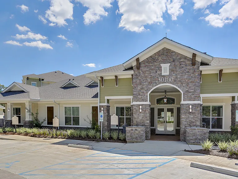 Creekside Crossing Apartments — Photo 5