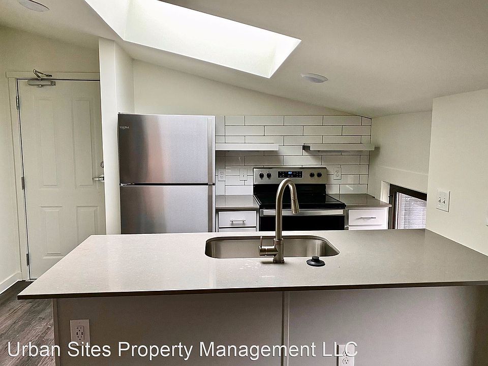1st image of 526 E 12th St #402
