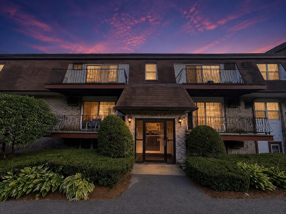 14 Williamsburg Ct #1