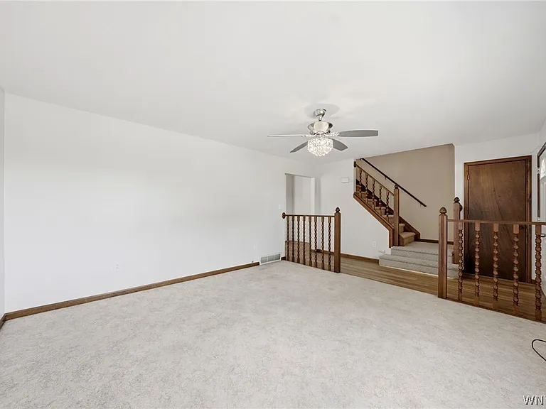 555 Lakeview Ave — Photo 4