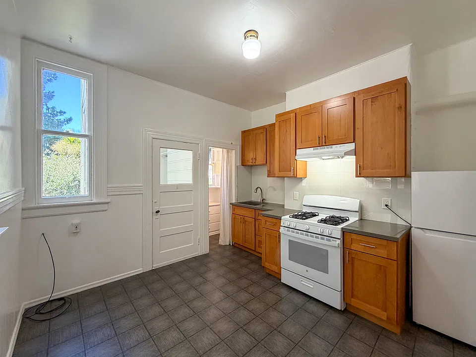 1227 Masonic Ave #1A