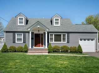 15 Burch Dr, Morris Plains, NJ 07950