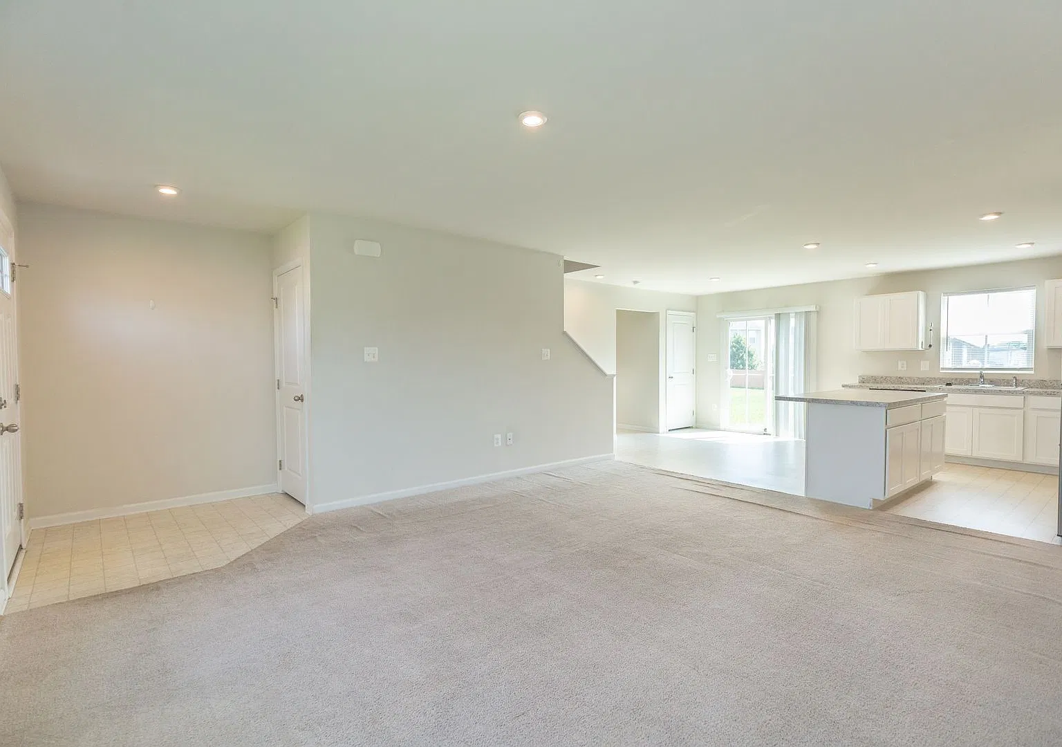 4 Bed, 2.5 Single Family Home in Bunker Hill, WV — Photo 3