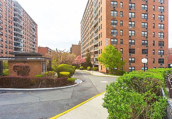 4th image of 9801 67th Ave APT 12R